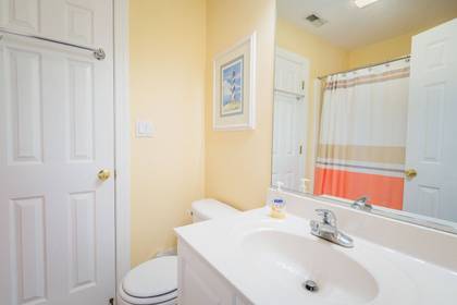 Mid Level Shared Bath