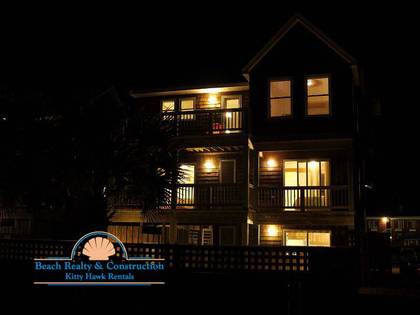 HAPPY DOG DAYS - Night Atmosphere