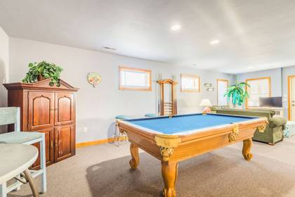 rec room with pool table