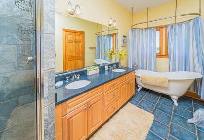 Mid Level Master Bath