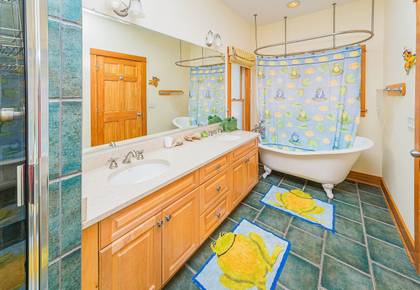 Mid Level Master Bath