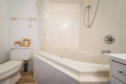 Mid Level Master Bath