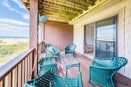 Mid Level Master Bedroom Deck