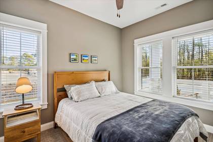 Queen Bedroom