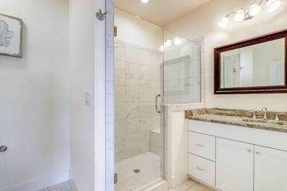 Mid Level Master Bath