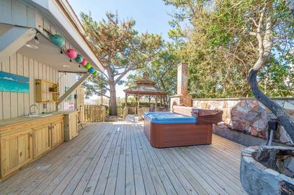 Tiki Bar