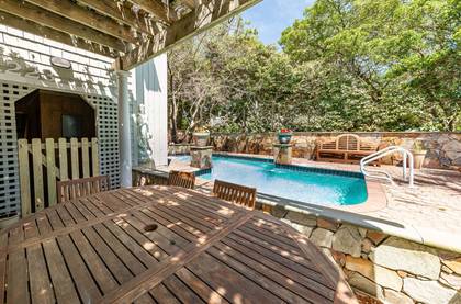 Outdoor Dining Area