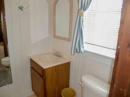 Upper Level Bath