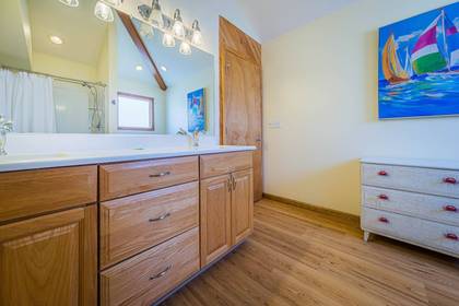 Upper Level Master Bath