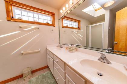 Upper Level Master Bath