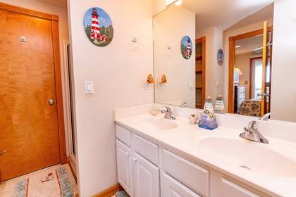 Mid Level Bath
