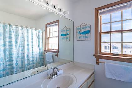 Upper Level Bath