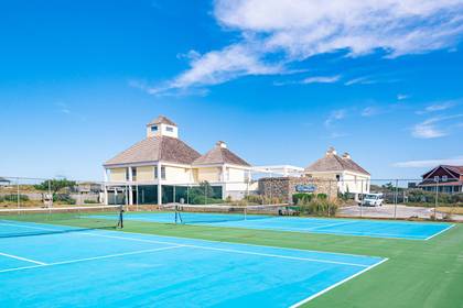 Community Tennis and Pool