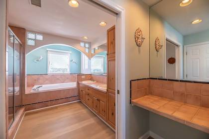 Upper Level Master Bath