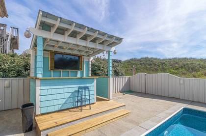 Tiki Bar