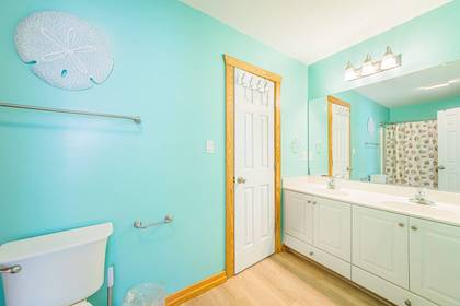 Mid Level Shared Bath