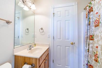 Mid Level Shared Bath