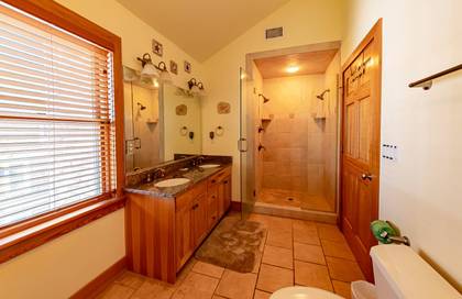 Upper Level Master Bath