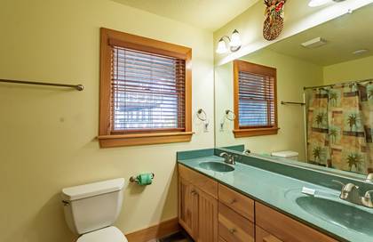 Mid Level Master Bath