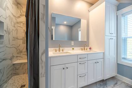 Mid Level Master Bath
