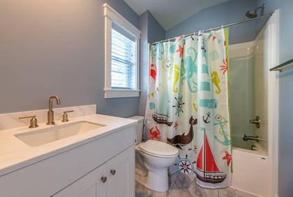 Upper Level Master Bath