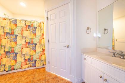 Mid Level Master Bath