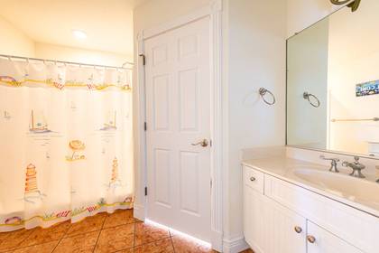 Mid Level Master Bath