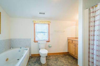 4th Level Master Bath