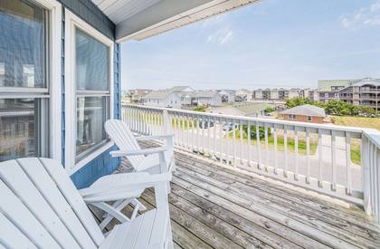 Upper Level Deck