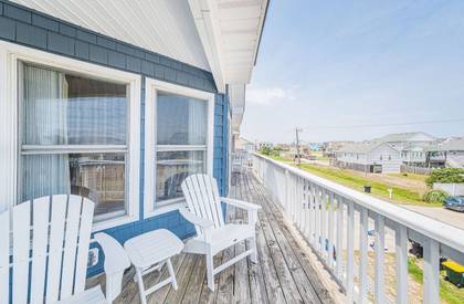 Upper Level Deck