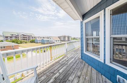 Upper Level Deck