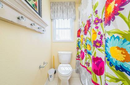 Mid Level Shared Bath
