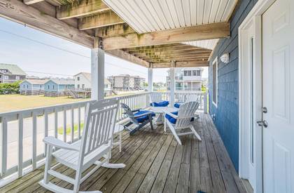 Mid Level Deck