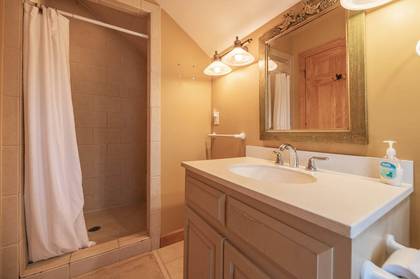 Upper Level Master Bath