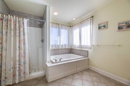 Upper Level Master Bath
