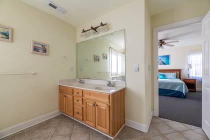 Upper Level Master Bath