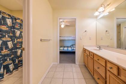 Mid Level Shared Bath