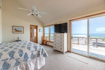 Upper Level Bedroom
