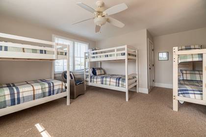 Mid Level Bunk Bedroom