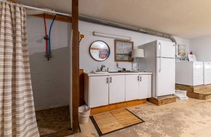 Extra Fridge, Shower and Washer / Dryer