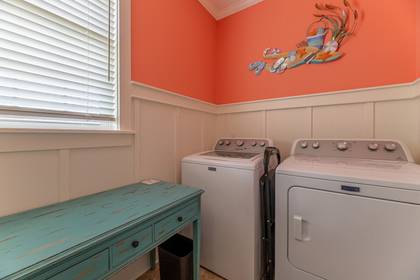 Mid Level Laundry Room