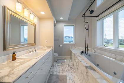 Mid Level Master Bath