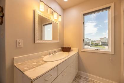 Upper Level Master Bath
