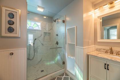 Upper Level Master Bath