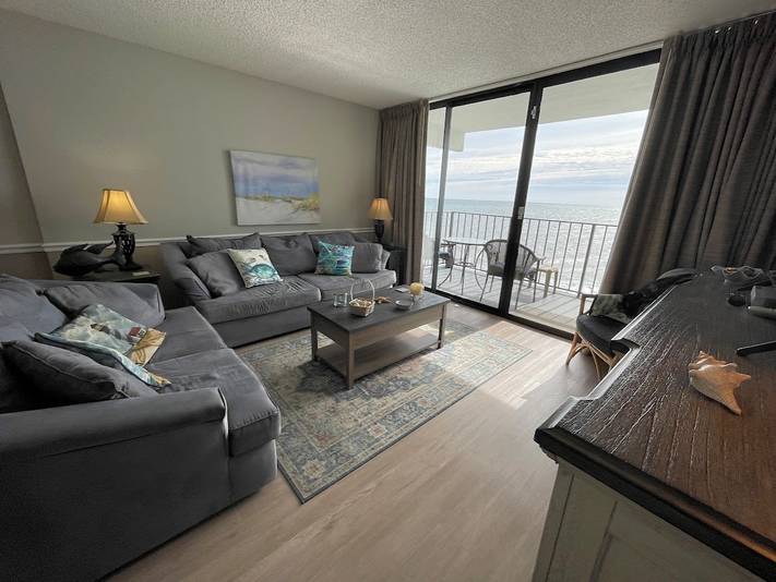 Welcome to Royal Gardens 703! Welcome to Royal Gardens 703!