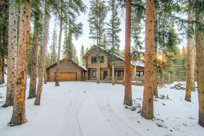 Exterior - Bear Lodge - Breckenridge Vacation Rental Exterior - Bear Lodge - Breckenridge Vacation Rental