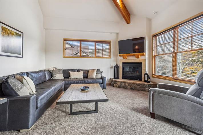 Living Room - Corral 309W - Breckenridge Vacation Rental Living Room - Corral 309W - Breckenridge Vacation Rental