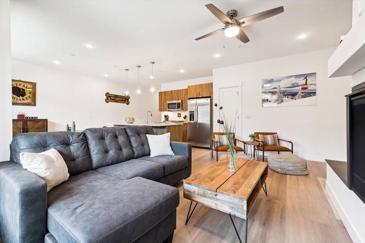 Living Area - River West 522 - Silverthorne Vacation Rental Living Area - River West 522 - Silverthorne Vacation Rental