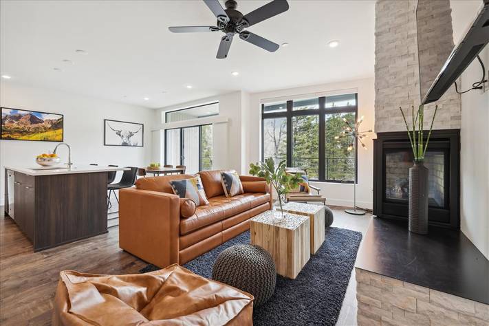 Living Area - River West 924 - Silverthorne Vacation Rental Living Area - River West 924 - Silverthorne Vacation Rental