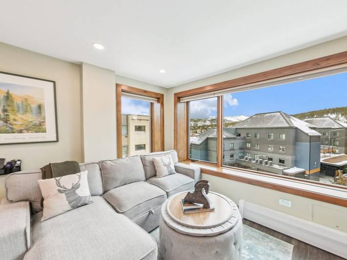 Living Area, Village at Breckenridge Peak 9 Inn, Liftside 402, Breckenridge Vacation Rental Living Area, Village at Breckenridge Peak 9 Inn, Liftside 402, Breckenridge Vacation Rental